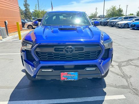 Used 2025 Toyota Tacoma TRD Sport AWD/4WD image 8