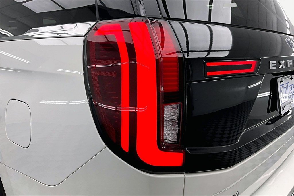 Certified 2025 Ford Expedition Max Platinum AWD/4WD image 31