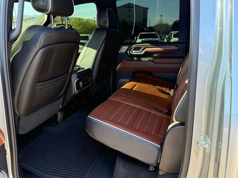 Used 2025 GMC Sierra 3500 Denali Ultimate AWD/4WD image 23