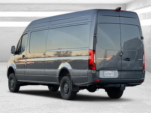 Used 2024 Mercedes-Benz Sprinter 2500 image 6