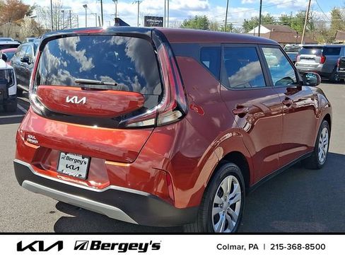 Used 2023 Kia Soul LX image 5