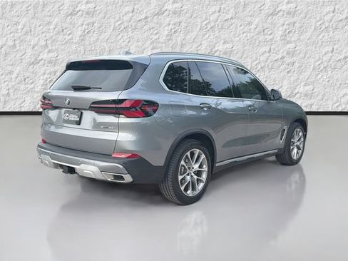Used 2024 BMW X5 xDrive40i w/ Premium Package AWD/4WD image 3