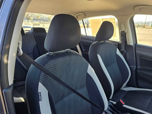 Used 2021 Nissan Versa SV image 13