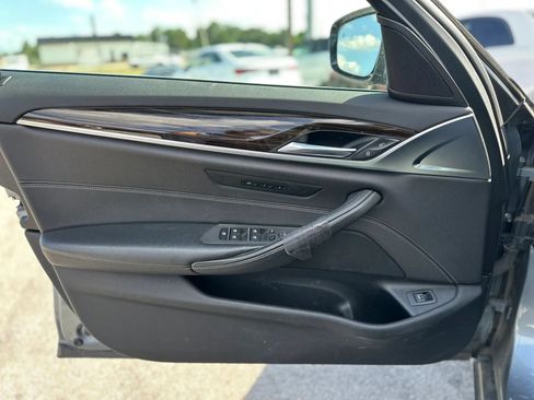 Used 2019 BMW 530i xDrive w/ Convenience Package AWD/4WD image 21