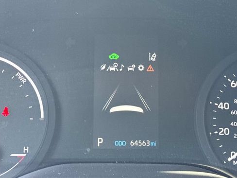 Used 2023 Toyota Sienna XLE FWD image 19