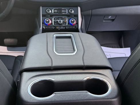 Used 2024 GMC Yukon XL Denali w/ Advanced Technology Package image 39