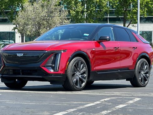 Certified 2026 Cadillac Lyriq Signature Sport w/ LPO, Floor Liner Package image 8