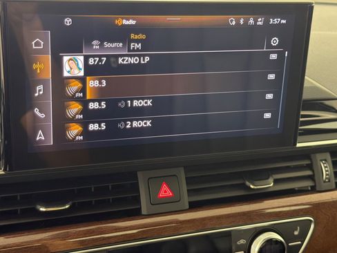 Used 2023 Audi A4 2.0T Premium w/ Convenience Package AWD/4WD image 16