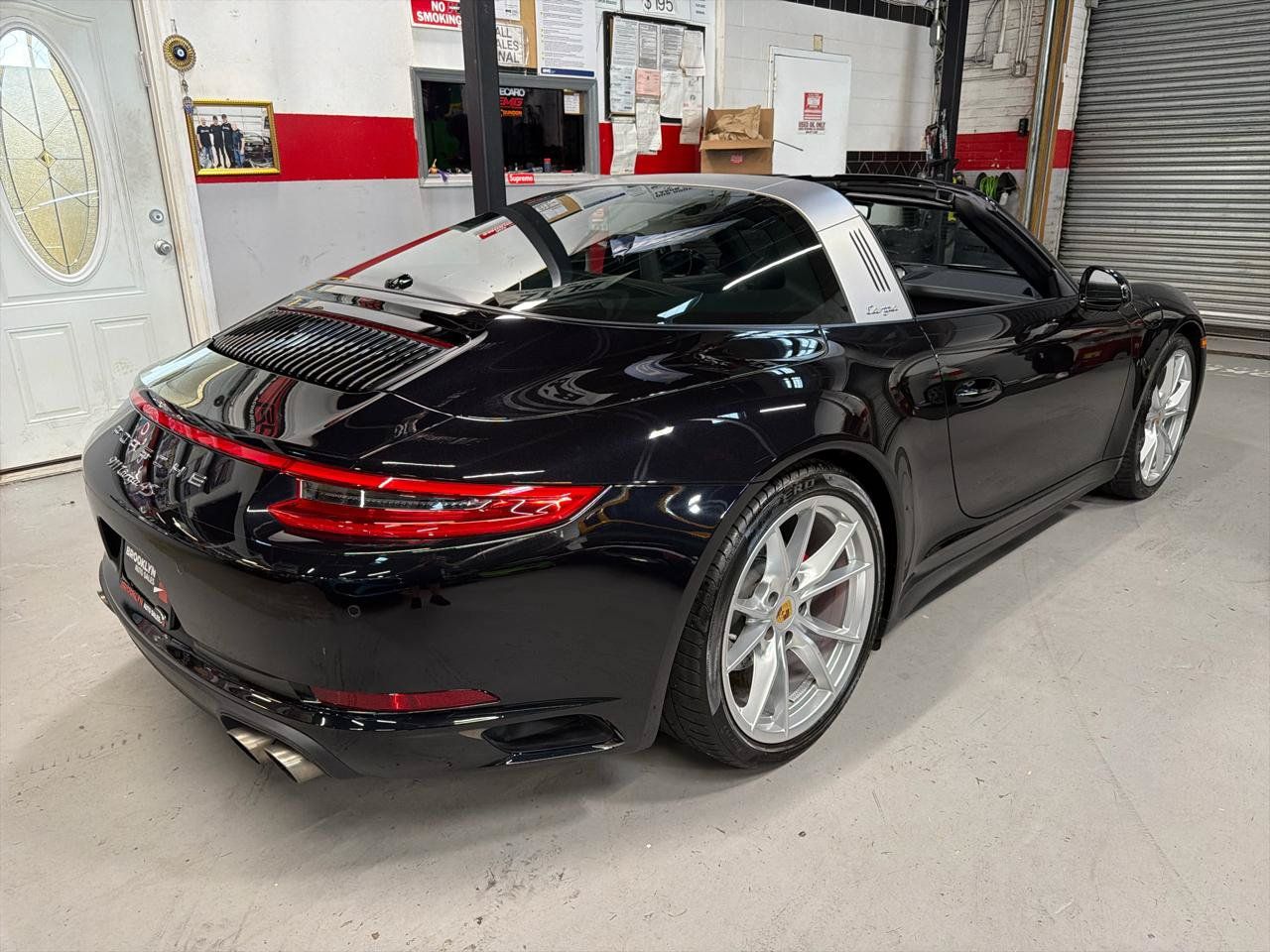 Used 2017 Porsche 911 Targa 4S AWD/4WD image 5