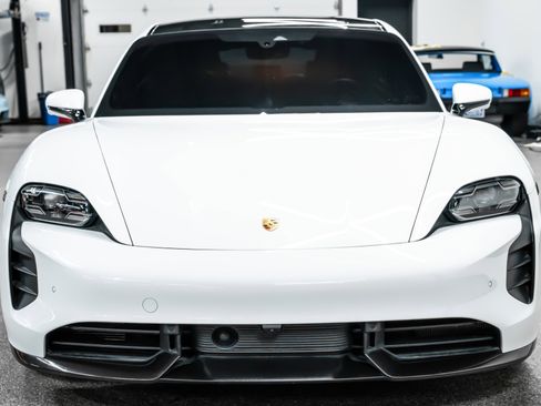 Used 2022 Porsche Taycan Turbo S image 4