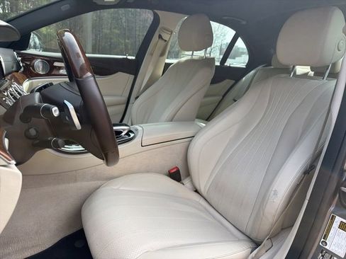 Used 2017 Mercedes-Benz E 300 image 10
