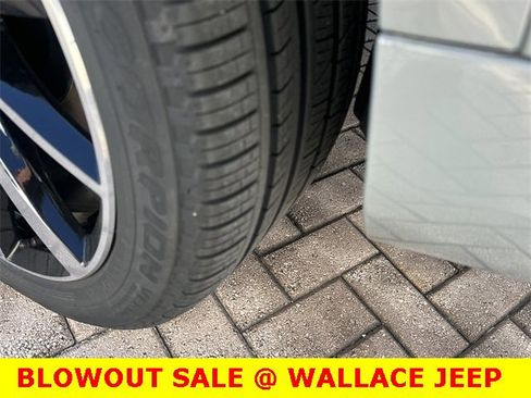 Used 2024 Volvo XC90 B6 Plus image 10