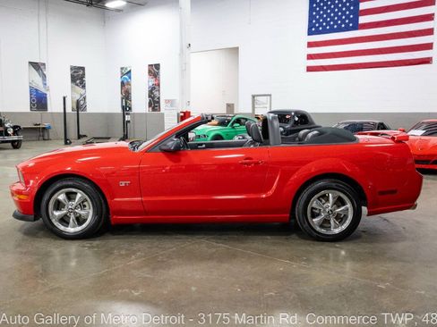 Used 2005 Ford Mustang GT Premium RWD image 4
