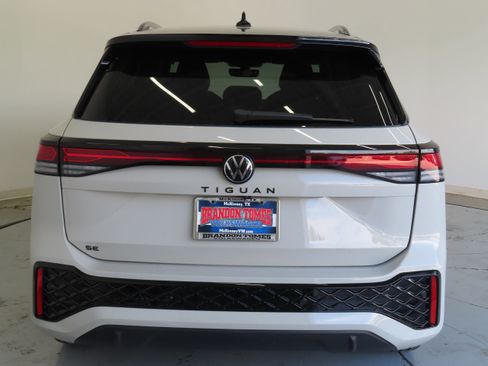 New 2026 Volkswagen Tiguan SE R-Line image 5