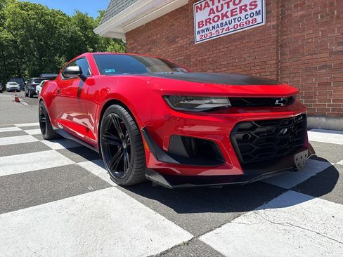 Used 2021 Chevrolet Camaro ZL1 RWD image 9