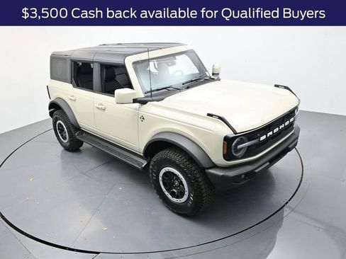 New 2025 Ford Bronco Outer Banks w/ Sasquatch Package image 18