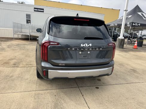 Used 2024 Kia Telluride LX image 20