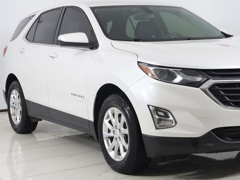 Used 2018 Chevrolet Equinox LT image 36