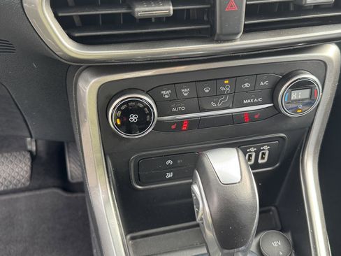 Used 2018 Ford EcoSport SE image 22