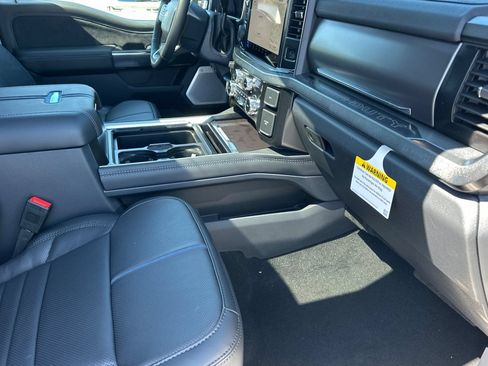 New 2026 Ford F450 Platinum w/ FX4 Off-Road Package AWD/4WD image 16