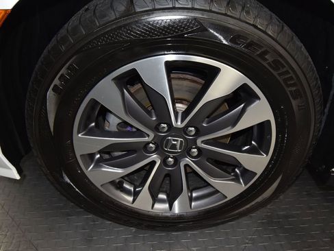 Used 2023 Honda Odyssey EX-L image 13