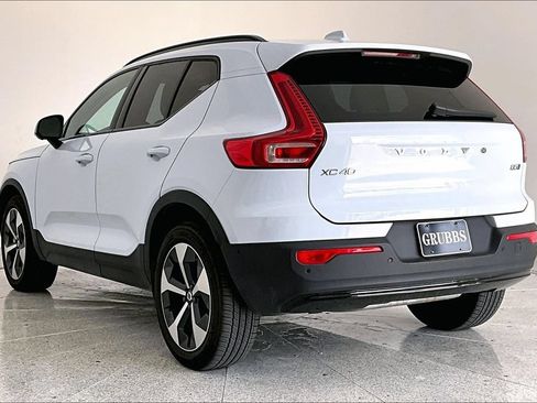 Used 2026 Volvo XC40 B5 Plus AWD/4WD image 15