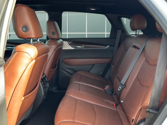 Used 2023 Cadillac XT5 Sportv w/ Technology Package AWD/4WD image 17