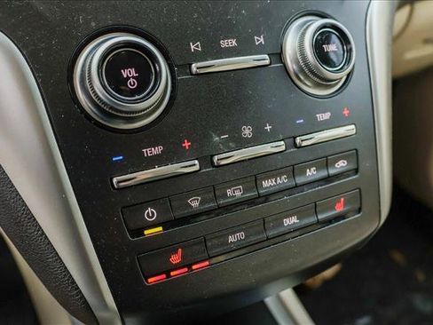 Used 2019 Lincoln MKC Select image 19