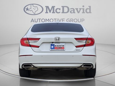 Used 2018 Honda Accord Touring image 5