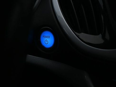 Used 2018 Chevrolet Volt LT w/ Comfort Package image 35