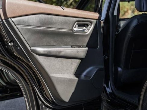 Used 2022 Nissan Rogue SV w/ SV Premium Package image 31