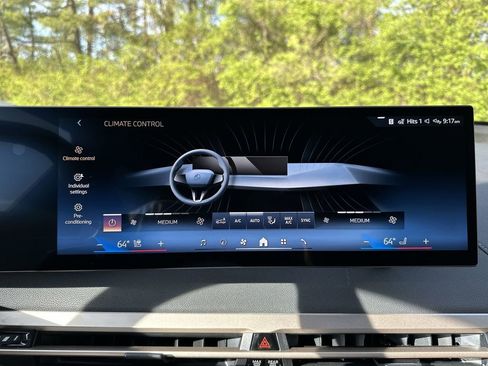 Used 2025 BMW iX xDrive50 AWD/4WD image 22