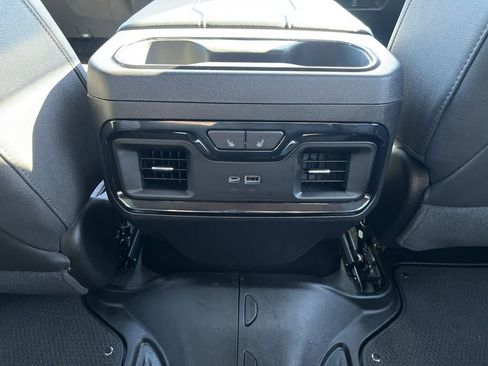 Used 2024 GMC Sierra 1500 AT4 w/ Technology Package image 30