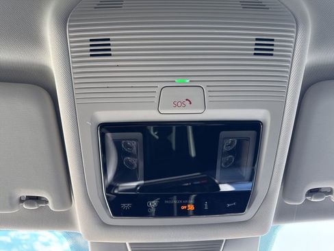 New 2026 Volkswagen Tiguan SE FWD image 30