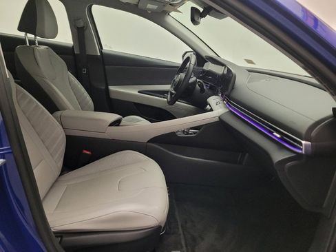 Used 2023 Hyundai Elantra Limited FWD image 21