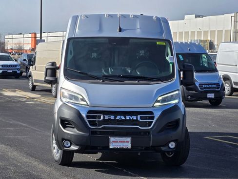 New 2025 RAM ProMaster 2500 w/ Quick Order Package 22G SLT image 2
