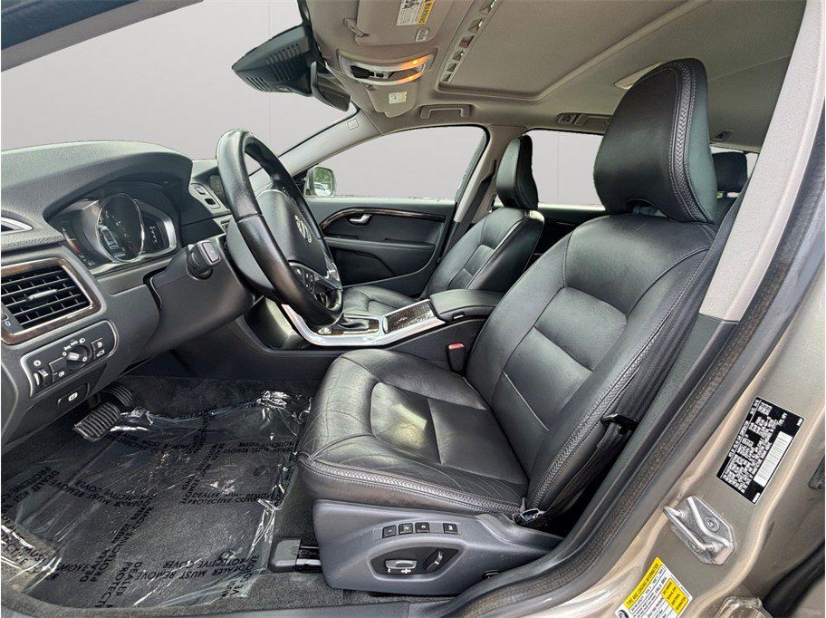 Used 2016 Volvo XC70 T5 Platinum AWD/4WD image 2