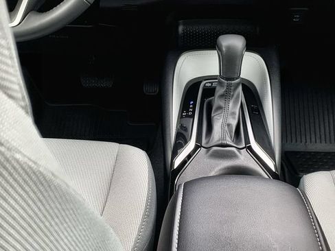 Used 2025 Toyota Corolla SE FWD image 27