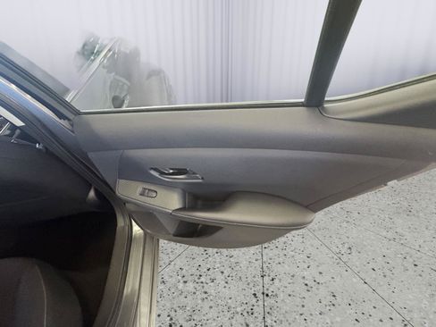Used 2024 Nissan Sentra SV FWD image 18
