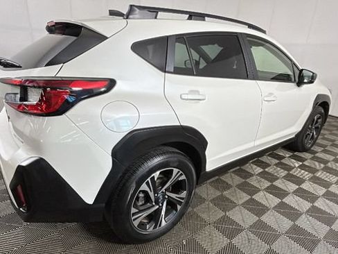 Used 2024 Subaru Crosstrek 2.0i Premium AWD/4WD image 2
