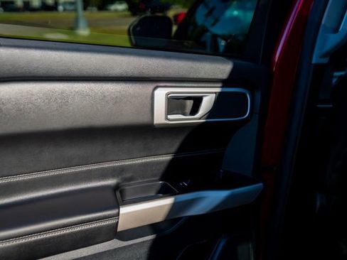 Used 2023 Ford Explorer XLT w/ Equipment Group 202A image 24