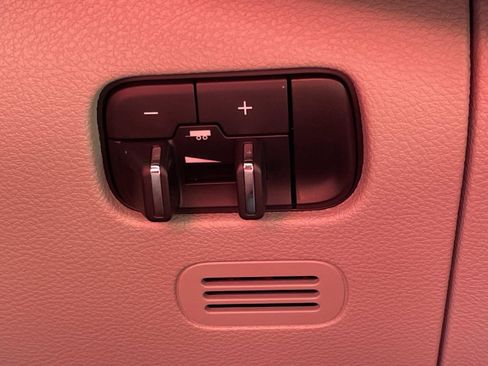 Used 2024 Jeep Wagoneer L Base w/ Premium Group I image 27