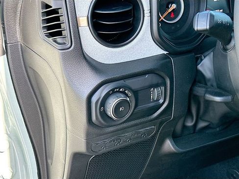 Used 2024 Jeep Wrangler Sport S image 10