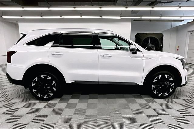 Used 2025 Kia Sorento EX AWD/4WD image 15