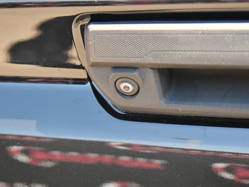 Used 2023 Chevrolet Colorado W/T image 40