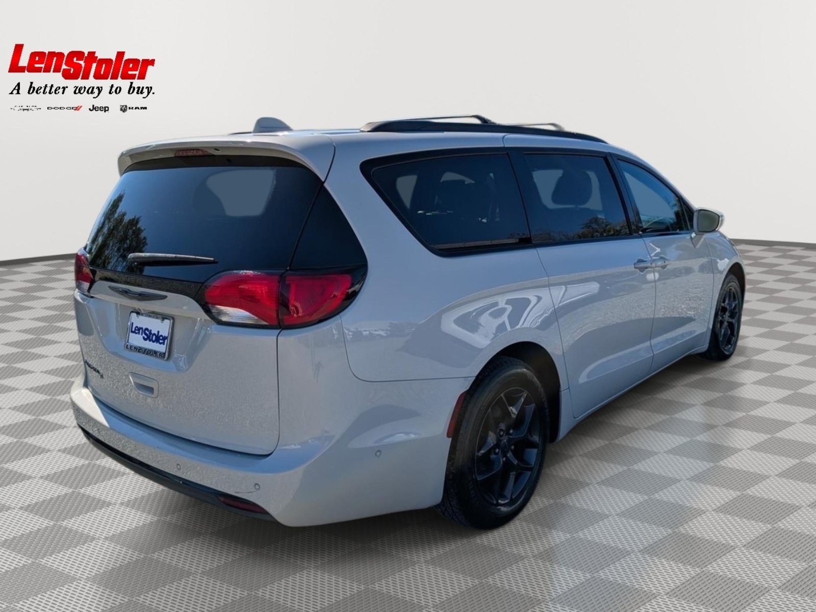 Used 2020 Chrysler Pacifica Touring-L Plus FWD image 5