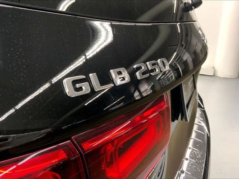 Certified 2021 Mercedes-Benz GLB 250 image 14