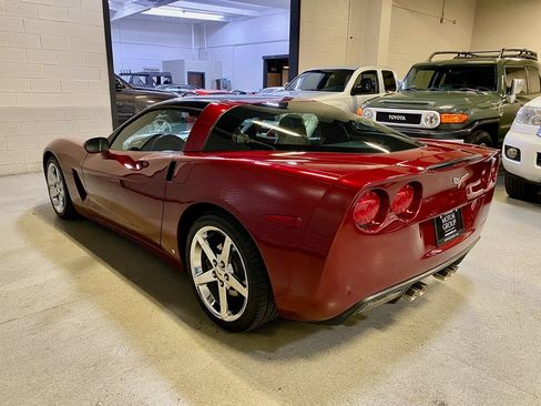 Used 2007 Chevrolet Corvette Coupe w/ Preferred Equipment Group RWD image 10