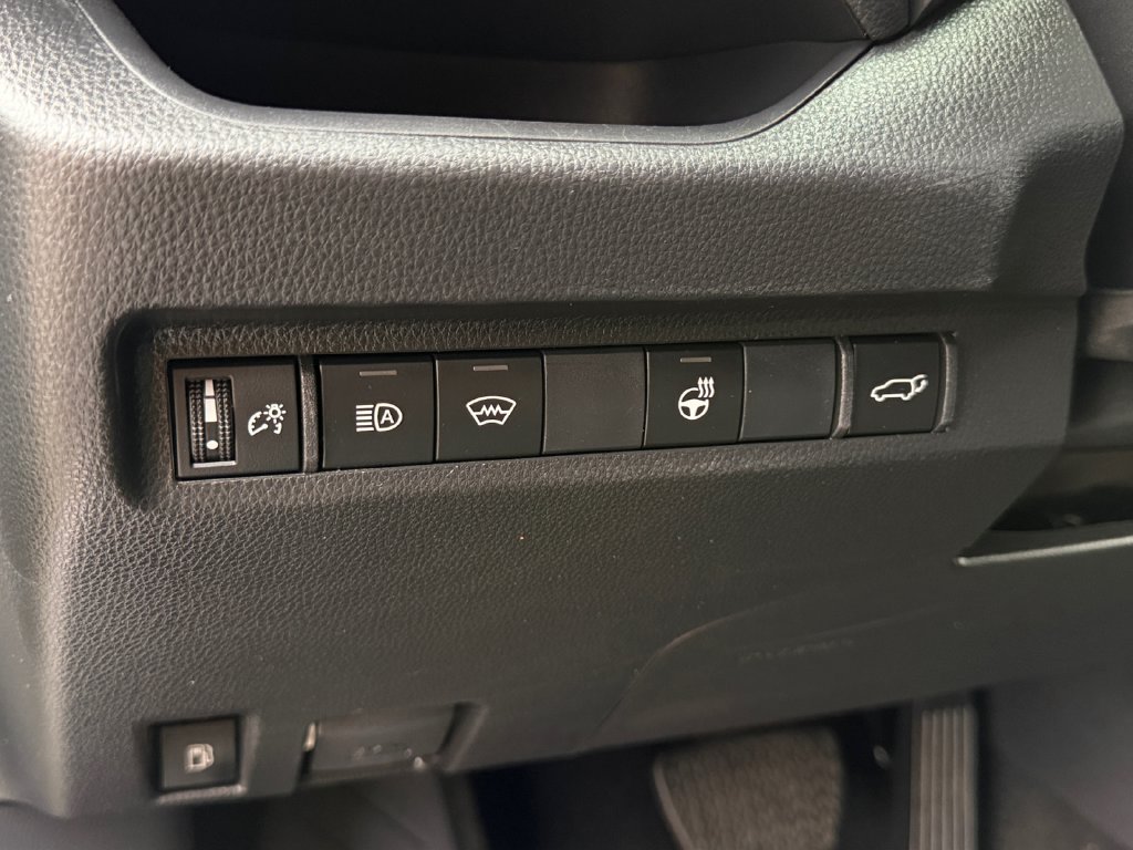 Used 2024 Toyota RAV4 SE w/ Weather & Moonroof Package AWD/4WD image 27