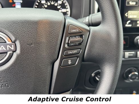 Certified 2025 Nissan Frontier SV image 7